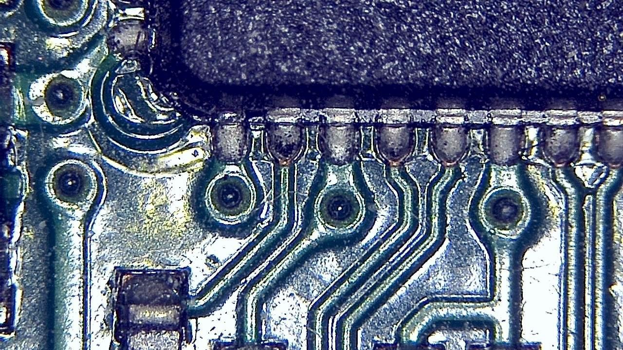 PCB and Electronics Inspection microscopy sample image 7