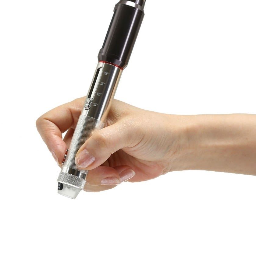 Smart G-Scope handheld USB microscope in use